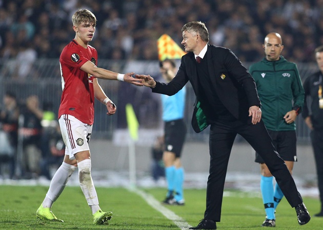 Luke Shaw chắc chắn sẽ vắng mặt ở phần còn lại của Europa League năm nay. Đây là thời cơ lí tưởng để Brandon Williams ghi điểm trong mắt HLV Ole Gunnar Solskjaer.