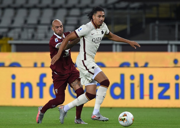 Smalling sẽ bị bán đứt cho AS Roma?