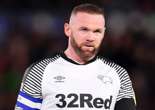 Wayne Rooney vẫn chứng tỏ bản lĩnh và đẳng cấp của mình trong màu áo Derby County. Anh đang thi đấu cho "The Rams" với cương vị là cầu thủ kiêm trợ lý HLV.