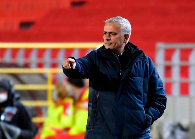 'I wanted to make 11 substitutions at half-time' - Mourinho fumes at Tottenham display in Antwerp defeat - Bóng Đá