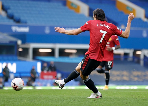 8. Edinson Cavani cũng mang áo số 7 và cũng đang có 3 bàn thắng. Tuy nhiên, con số này có lẽ vẫn chưa dừng lại khi anh mới chỉ có mùa giải đầu tiên gắn bó với Quỷ đỏ.