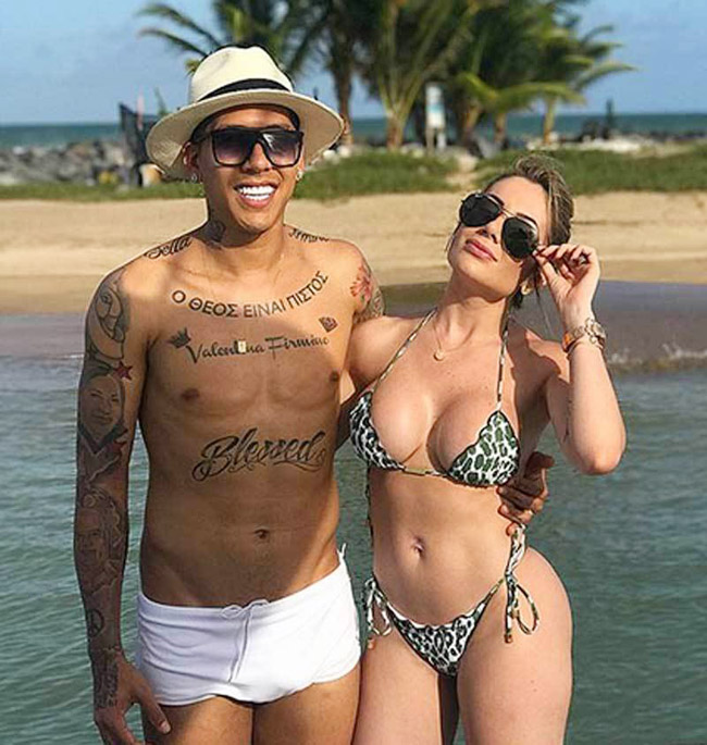 WAGs tuyển Brazil bốc lửa nhất: Bồ Neymar, vợ Firmino đẹp không có chỗ chê - Bóng Đá