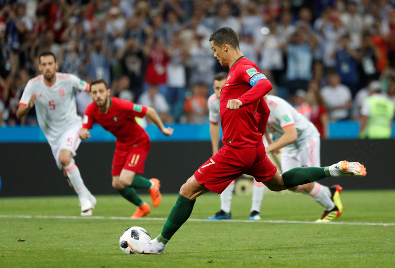Cristiano Ronaldo đã cứu Bồ Đào Nha như thế nào? - Bóng Đá