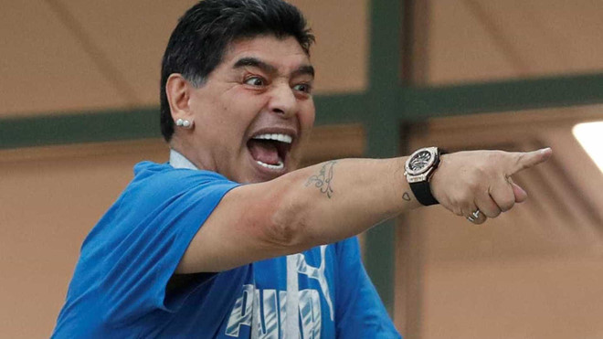 Trong cơn tức giận, Maradona muốn 'nắn gân' toàn đội Argentina - Bóng Đá