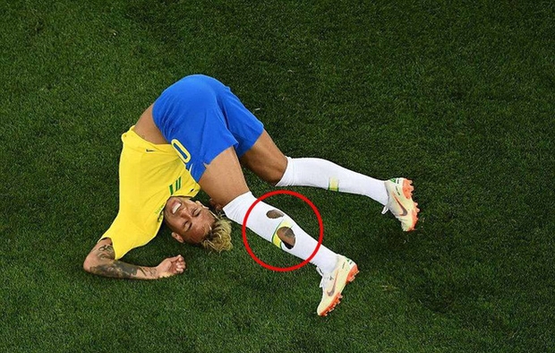 Mỗi khi Neymar bị ngã, fan ở Brazil sẽ được tặng... 1 sét đồ uống miễn phí - Bóng Đá