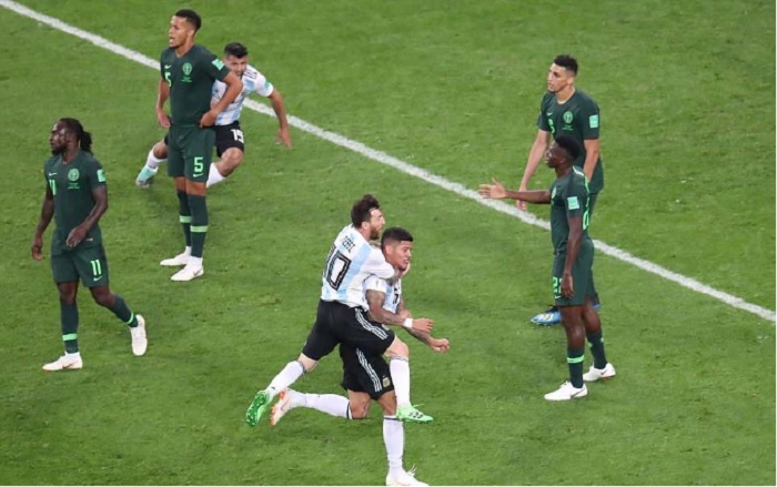 HLV Nigeria bức xúc: 'Chúng tôi chơi hay nhưng thua vì trọng tài, có uẩn khúc gì ở đây?' - Bóng Đá