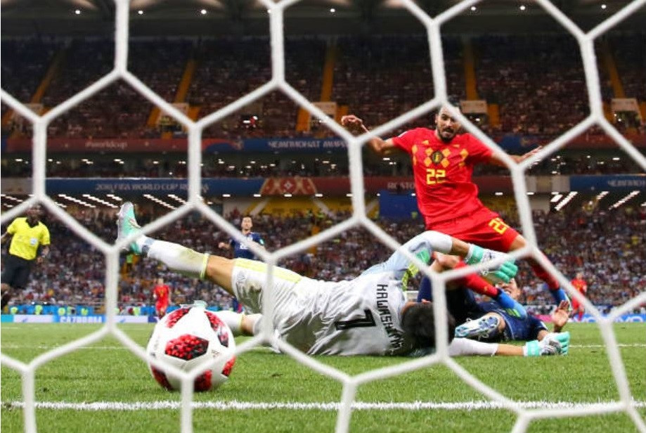 Ở phút 90+4, Bỉ có cơ hội phản công sau quả phạt góc của Nhật Bản. Kevin De Bruyne đẩy bóng cực nhanh sang phần sân của Nhật Bản. Sau đó, tiền vệ mang áo số 7 tung đường chuyền tuyệt vời cho Nacer Chadli ấn định chiến thắng 3-2 cho đội tuyển Bỉ.