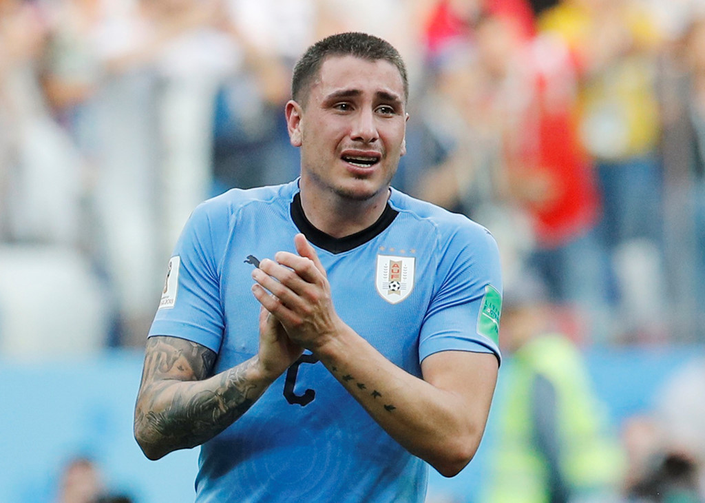 Luis Suarez rơi lệ trong ngày Uruguay chia tay World Cup 2018 - Bóng Đá