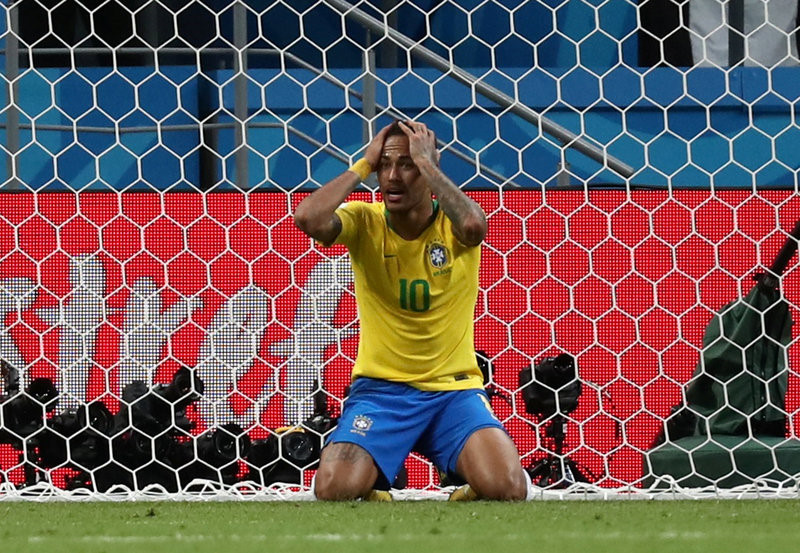 Neymar và cái giá cho trò 'cậu bé khóc sói' - Bóng Đá