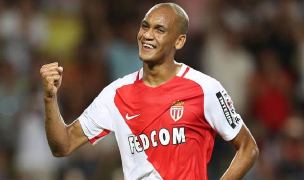 Fabinho có thể cập bến Old Trafford vào mùa Đông. Ảnh: Internet.