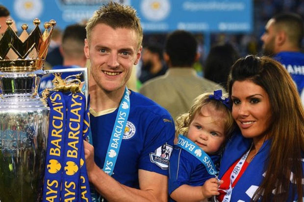 Sự nổi tiếng bất ngờ đến với Vardy sau 1 mùa bóng. Ảnh: Internet.