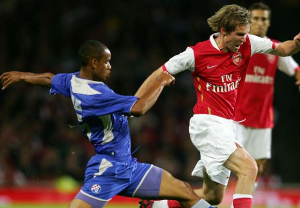 Alexander Hleb trong màu áo Arsenal. Ảnh: Internet