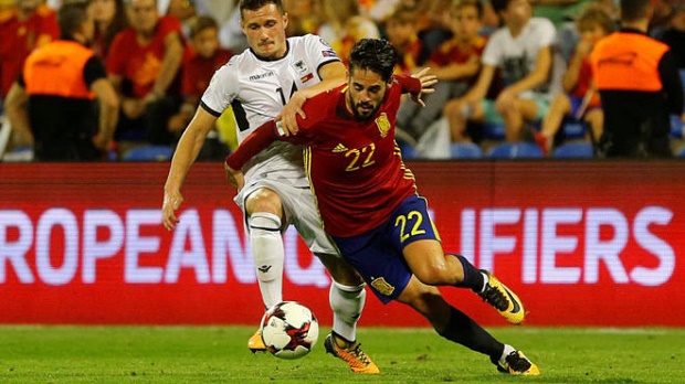 'Cậu bé vàng' Isco và hành trình hồi sinh đội tuyển Tây Ban Nha - Bóng Đá