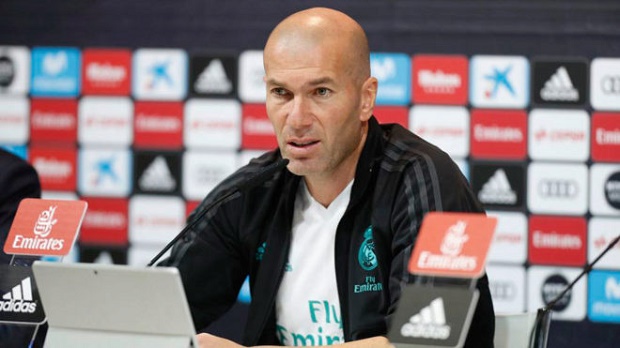 Zidane tiết lộ thời điểm Real đàm phán gia hạn cùng Ronaldo - Bóng Đá