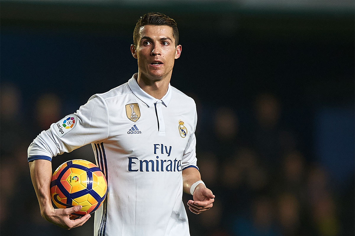 Real Madrid từ chối tăng lương cho Ronaldo và câu chuyện 'Cậu bé chăn cừu' - Bóng Đá