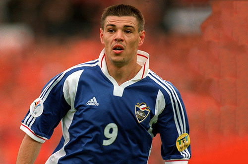 =9. Savo Milosevic (Serbia, 5 bàn) - EURO 2000.
