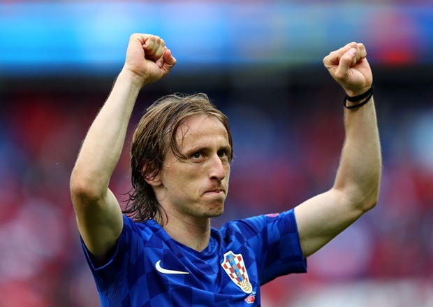 Luka Modric (Croatia, 8,72 điểm): Trong trận chạm trán Thổ Nhĩ Kỳ ở bảng D, tiền vệ 30 tuổi thực hiện siêu phẩm sút xa đem về chiến thắng 1-0 cho Croatia.