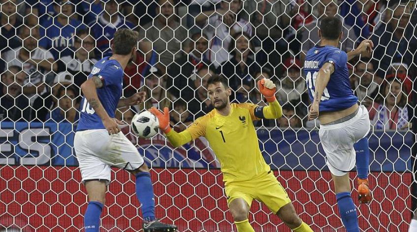Bàn thắng của Bonucci là không đủ để giúp Italy tránh khỏi một trận thua muối mặt. Lloris trước đó có một pha xử lý không thực sự an toàn.