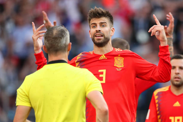 Pique - 7 điểm: Dù mắc phải sai lầm dẫn đến tình huống gỡ hòa, nhưng không thể phủ nhận Pique đã chơi rất tròn vai.