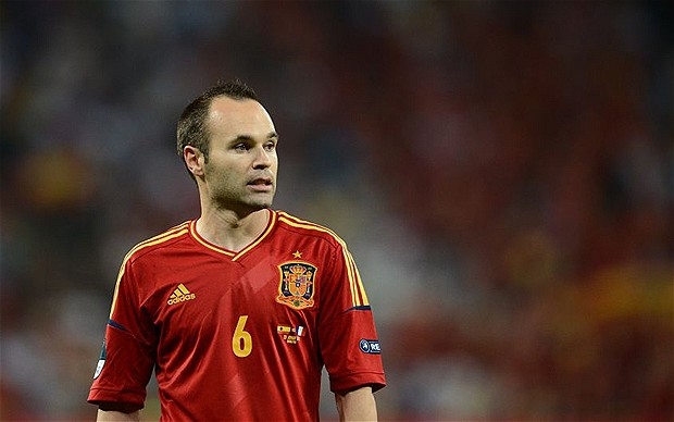 Iniesta - 6.85 điểm: Chỉ vào sân trong giai đoạn sau của trận đấu, Iniesta chỉ có đúng một cú sút nguy hiểm.