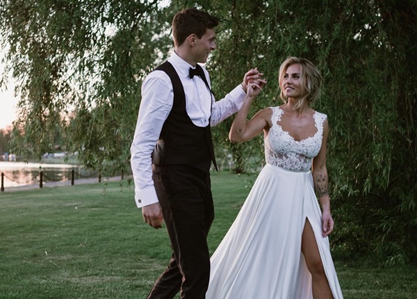 Cô dâu Maja Nilsson đã gắn bó với Lindelof từ thời anh còn thi đấu cho Benfica. Ảnh: Instagram