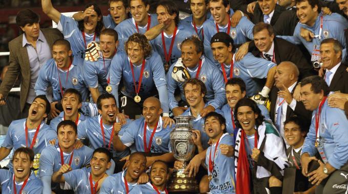 HLV Uruguay không lo lắng về phong độ kém của đội nhà - Bóng Đá