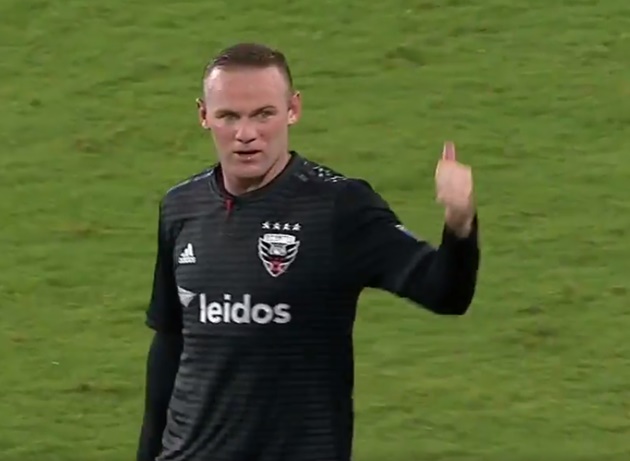 Rooney lập siêu phẩm assist - Bóng Đá