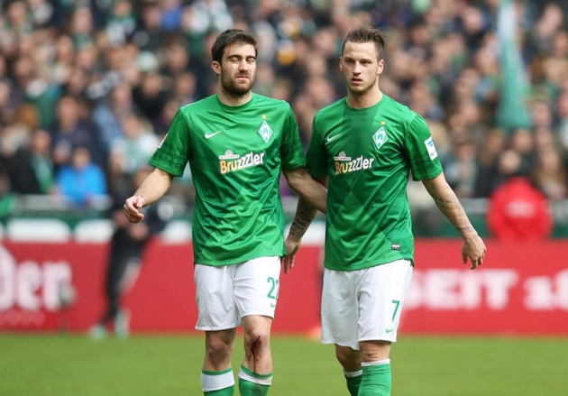 Sokratis và Arnautovic tái ngộ sau cuộc ẩu đả sân tập 5 năm trước - Bóng Đá