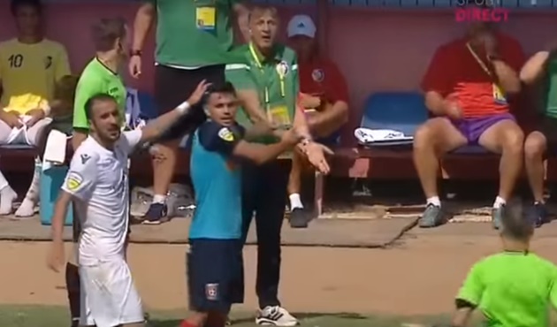 Sandoi ra sức phân bua.