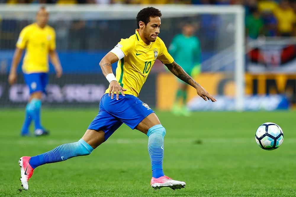 Neymar làm đội trưởng vĩnh viễn của Brazil - Bóng Đá
