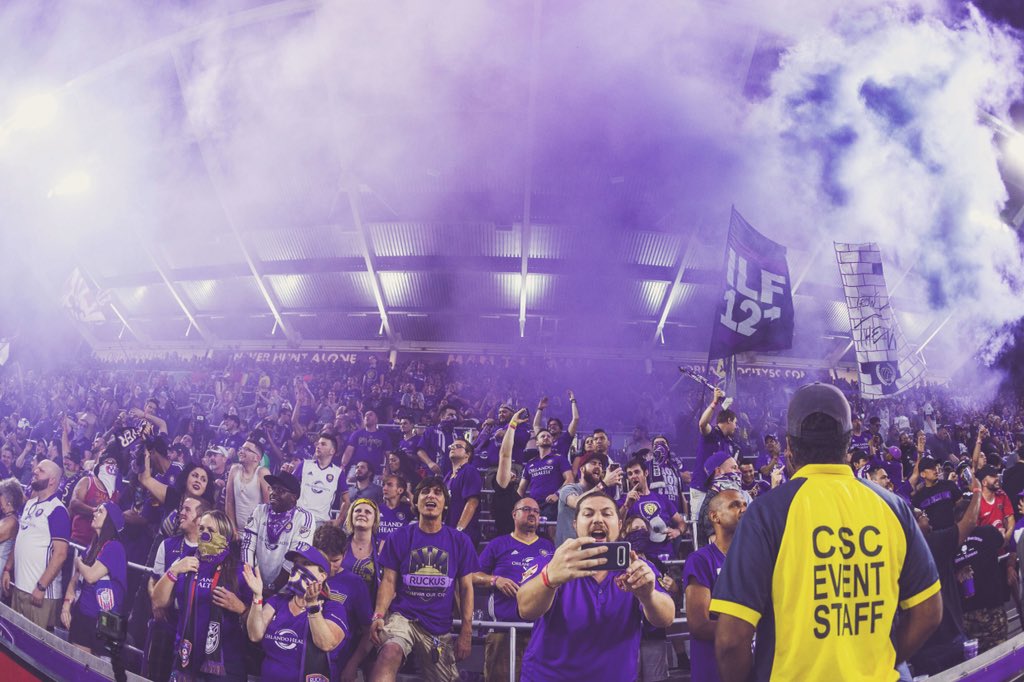 Trong khuôn khổ Giải nhà nghề Mỹ MLS, Orlando City đón tiếp D.C United trên sân nhà.