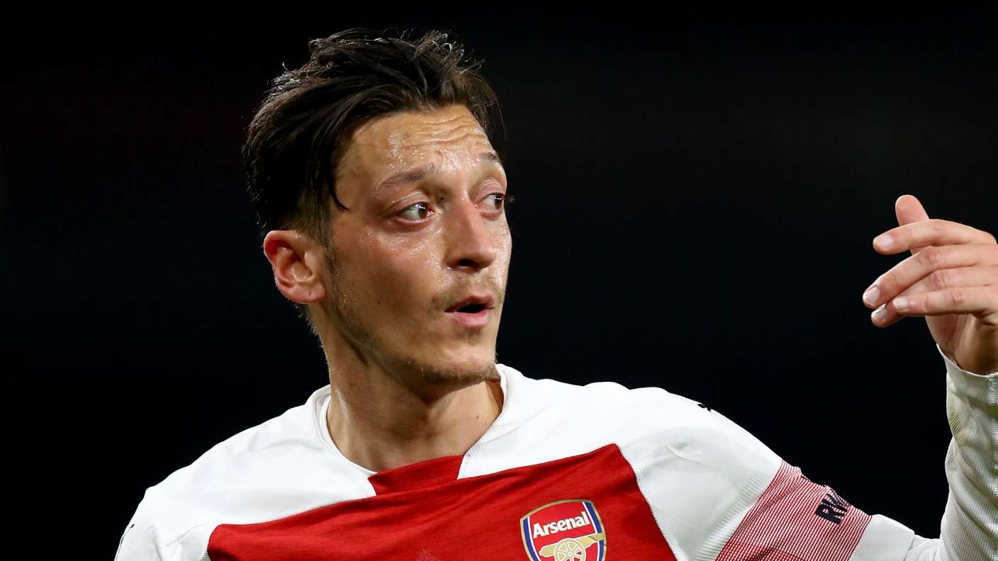 Ozil lên tiếng tương lai - Bóng Đá