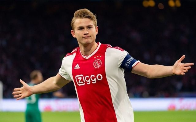 United khao khát De Ligt.