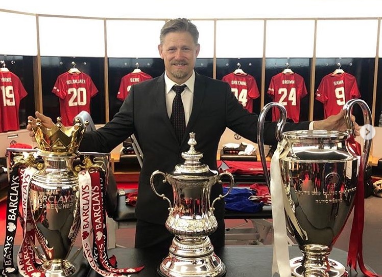 Peter Schemeichel có thể xem như tượng đài lớn trong lịch sử Manchester United. Xuyên suốt 8 năm chơi bóng tại Old Trafford, thủ thành Đan Mạch gây ấn tượng sâu đậm không chỉ bởi tài năng trong khung gỗ mà còn ở tinh thần chiến binh của 1 thủ lĩnh.