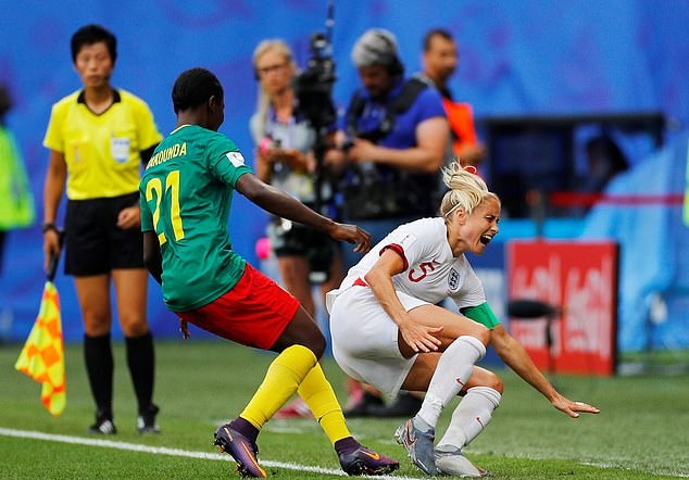 Refusing to restart play, spitting on opponents and 'career-ending' challenges – how England had to put up with Cameroon - Bóng Đá
