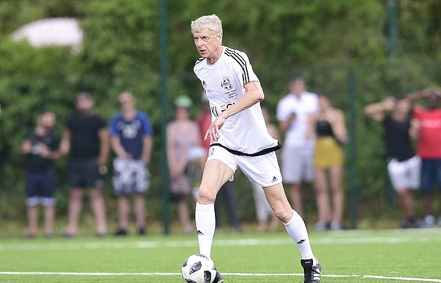 Wenger's still got it! Former Arsenal boss, 69, rolls back the years at charity match - Bóng Đá