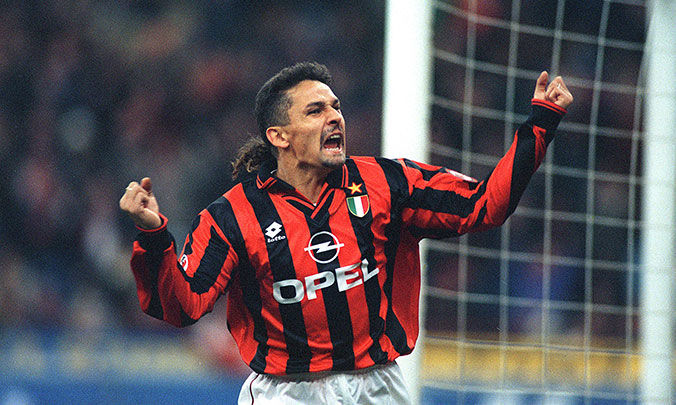 3. Roberto Baggio. "Đuôi ngựa thần thánh" đoạt QBV năm 1993, trước khi cập bến Milan và giành Serie A 1995/96.
