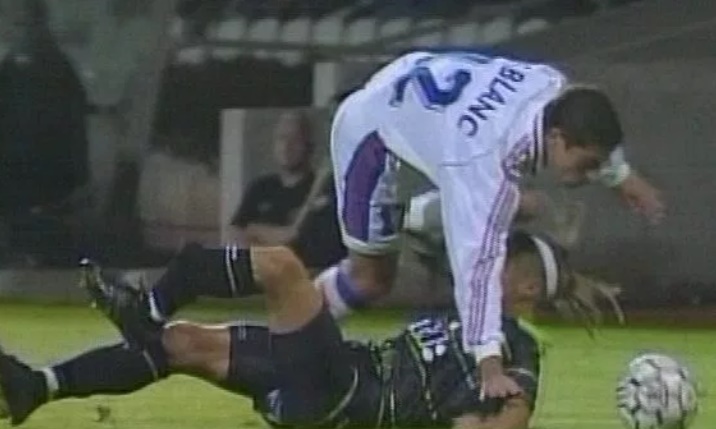 Worst football injuries: Ryan Shawcross suffers horrific pre-season leg break similar to 15 other gruesome incidents - Bóng Đá