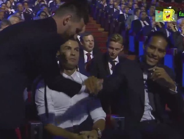 Cristiano Ronaldo's reaction after Lionel Messi named UEFA Forward of the Year - Bóng Đá