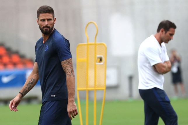 Olivier Giroud ‘does not accept’ Frank Lampard leaving him out of the Chelsea team for Tammy Abraham - Bóng Đá
