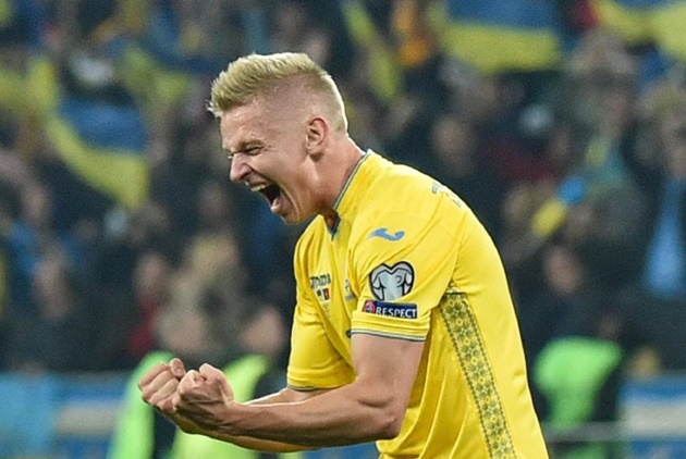 Zinchenko proposes to stunning girlfriend in stadium hours after kissing her live on TV following Ukraine’s Euros spot - Bóng Đá