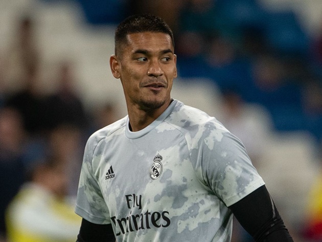 Cho mượn nhiều, đại diện thủ đô Madrid cũng mượn 1 gương mặt là Alphonse Areola từ Paris Saint-Germain. Areola rời Parc des Princes khi PSG chiêu mộ Keylor Navas từ chính Real.