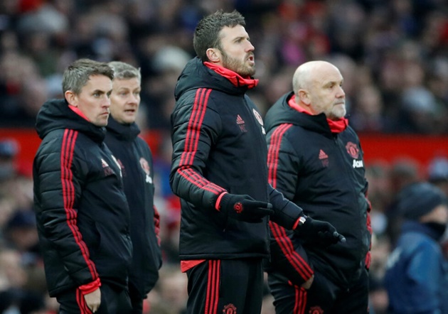 Solskjaer reveals role Sir Alex Ferguson played in Mike Phelan's Manchester United appointment - Bóng Đá
