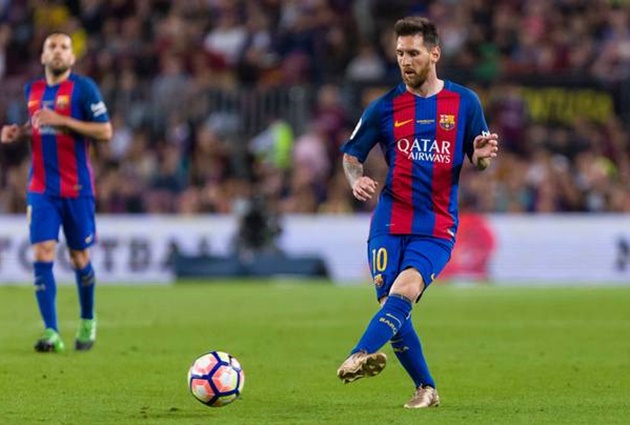 Chuyền chính xác về 1/3 cuối sân phía đối thủ nhiều nhất: Messi. Ghi bàn giỏi, đi bóng hay, tiền đạo 32 tuổi còn tạo đột biến bằng những đường chuyền quyết định mang tính sát thương cao.
