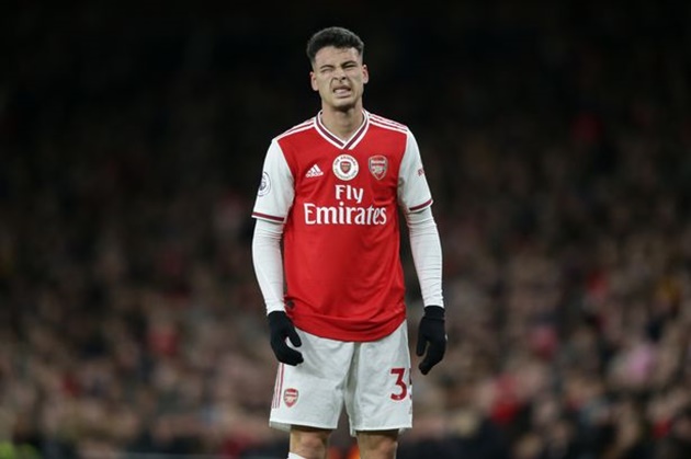 7 - Số cầu thủ hai đội gặp vấn đề trước thềm trận derby. Arsenal không có Sead Kolasinac (chấn thương mắt cá), Kieran Tierney (vai), Rob Holding (đầu gối) và Gabriel Martinelli (gân kheo) trong đội hình xuất phát, trong khi đội khách thiếu vắng Ruben Loftus-Cheek (bắp chân), Reece James (mắt cá) và Marco van Ginkel (đầu gối).