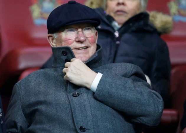 Sir Alex Ferguson not impressed with Solskjaer’s subs – as Man Utd legend is left speechless at Shaw replacing Martial - Bóng Đá