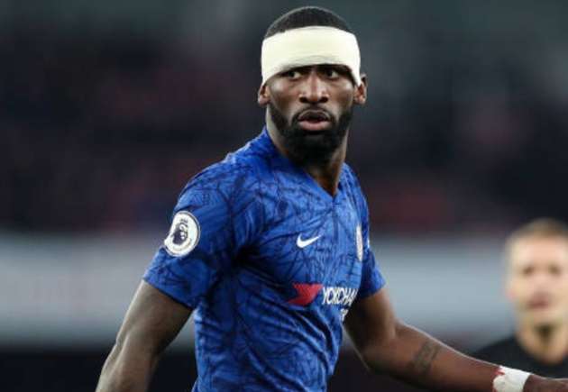 Antonio Rudiger fumes at Kepa Arrizabalaga in argument during Chelsea’s win over Arsenal - Bóng Đá