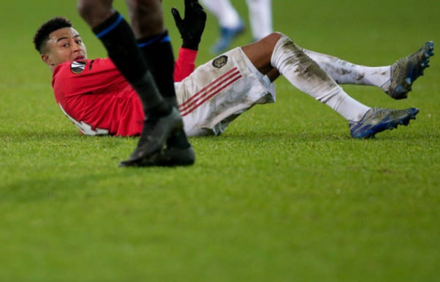 Trái ngược với Fernandes, Lingard tiếp tục hứng chịu chỉ trích nặng nề dù thi đấu cả trận, khi chỉ có 2 cú sút và khống chế bóng tệ tới 4 lần (theo Whoscored).