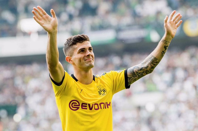 Christian Pulisic là sản phẩm tự đào tạo siêu lợi nhuận của lò Dortmund. Cập bến Chelsea, tuyển thủ Mỹ mang về cho CLB cũ đến 57,6 triệu bảng.