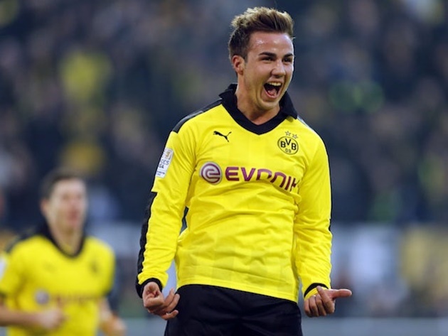 "Câu bé vàng" trong hành trình đăng quang World Cup 2014 của tuyển Đức - Mario Gotze dù dứt áo sang Bayern Munich, vẫn giúp tài khoản của Dortmund tăng 33,3 triệu bảng.